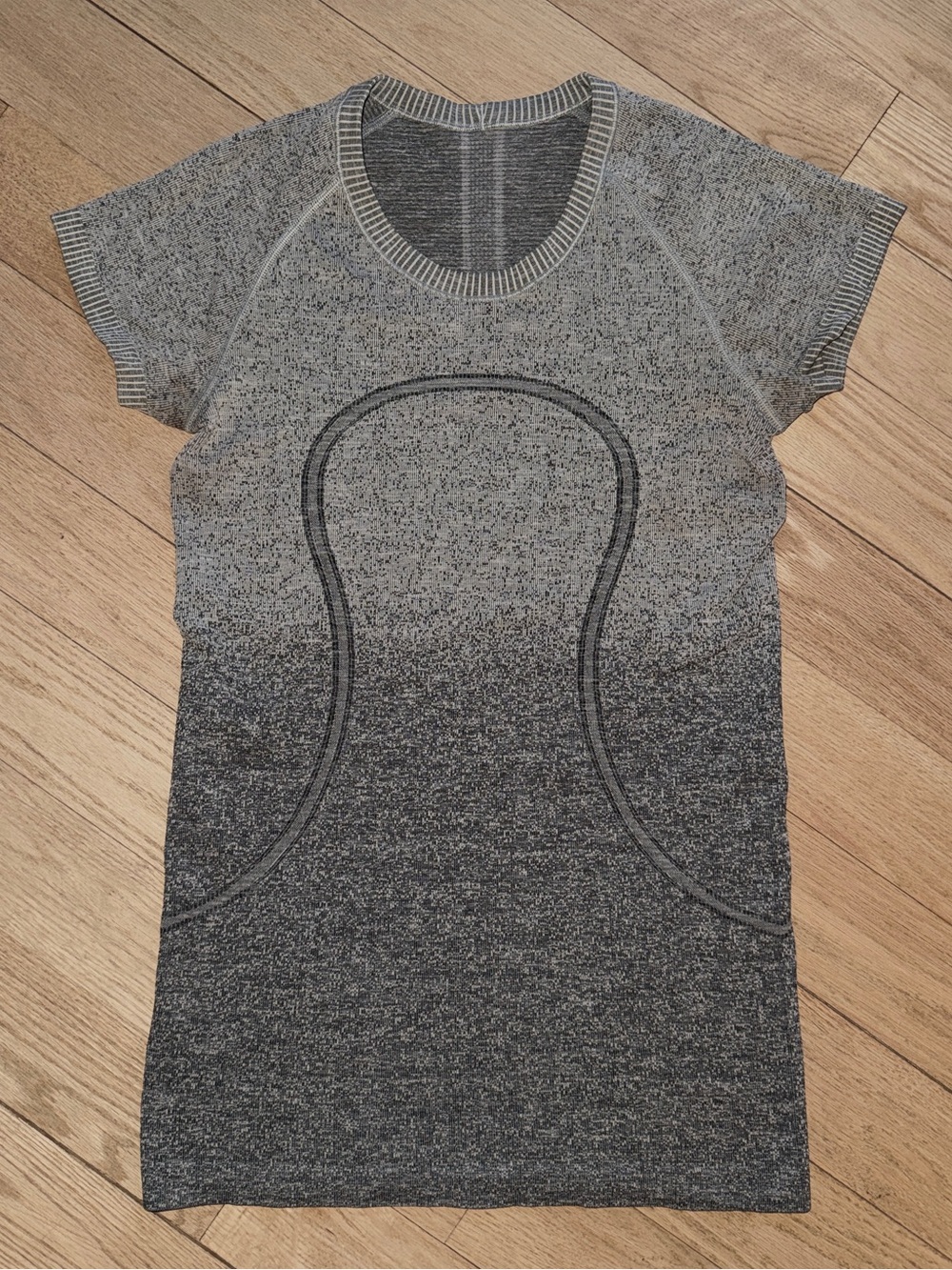 Lululemon Gray Athletic Short-Sleeve Seamless Ombre Tshirt Top 6